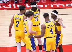NBA常规赛赛程吃紧；罗马清晨外线爆发；球迷炸锅；控场能力受关注的简单介绍