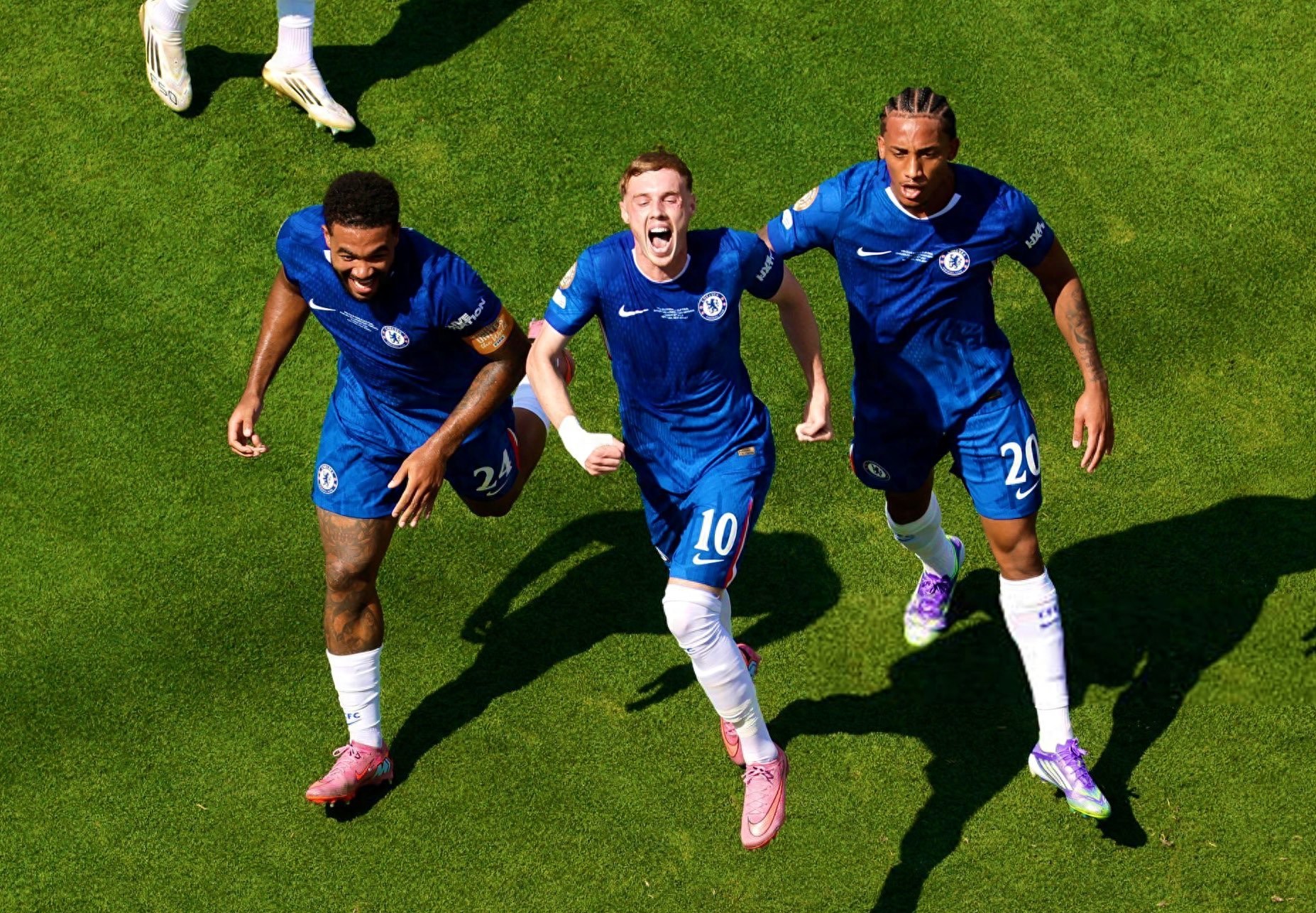 切尔西发布备战花絮，关键时刻主帅复盘，法国杯任务艰巨，球队文化再被提及(国足2024年收官之战1比3日本新)