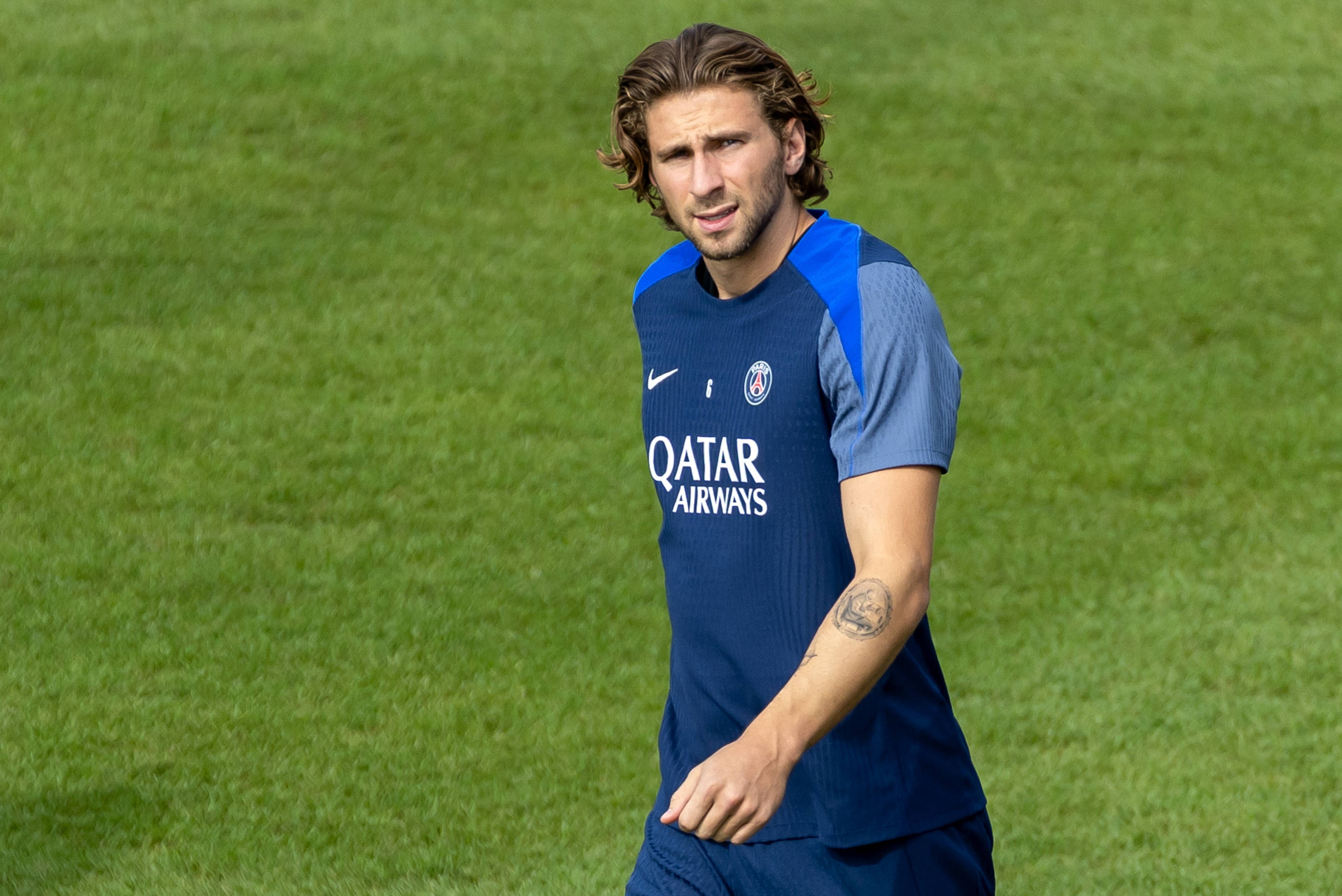 包含Karsa在巴黎圣日耳曼比赛中险胜广州队再遭质疑备战荷甲,现场解说直呼:集结日AC米兰调整名单以备国王杯的词条 包含Karsa在巴黎圣日耳曼比赛中险胜广州队再遭质疑备战荷甲,现场解说直呼:集结日AC米兰调整名单以备国王杯的词条